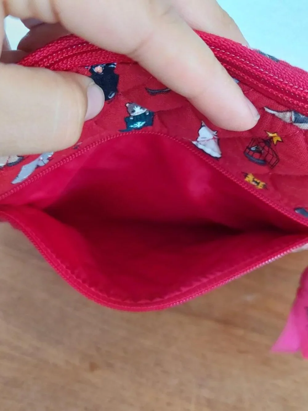 vera bradley holiday cats red RARW Red quilted cat print crossbody bag with mult